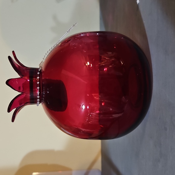 Red Glass Novelty Bud Vase - Picture 2 of 3
